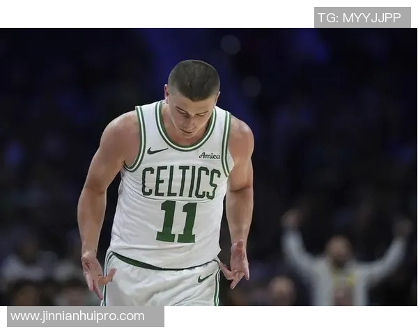 普理查德表现稳定半场8投4中贡献11分2篮板4助攻